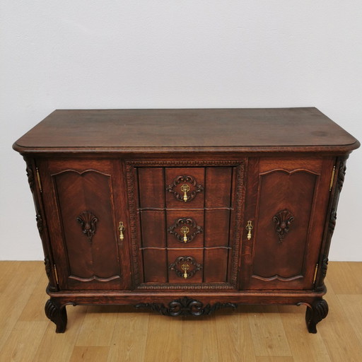 Vintage, Country Queen Ann Sideboard Chest of Drawers Dresser