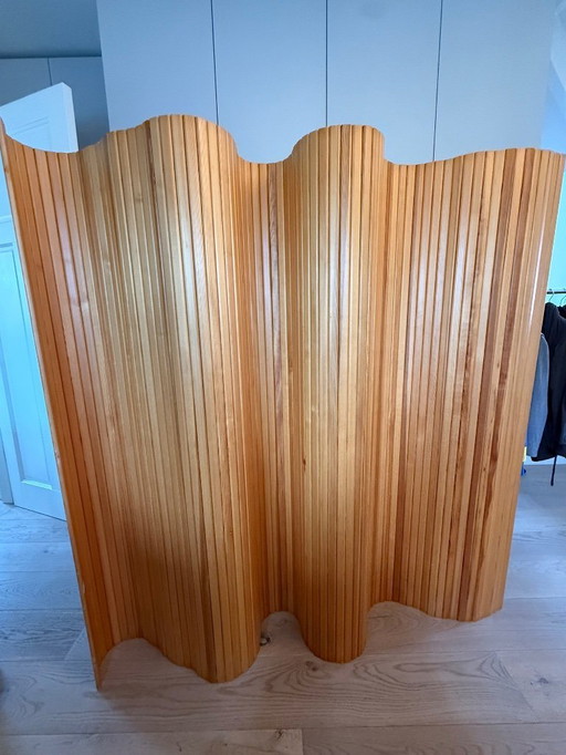 Pantalla 100 de Artek de Alvar Aalto