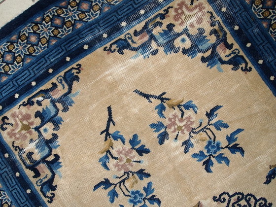 Image 1 of Tapis chinois ancien de Pékin, fait main, 128 cm x 195 cm (4,2 pi x 6,3 pi), 1880 - 1C275