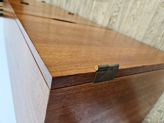 Cassettiera Vintage in Teak, anni '60 – Cassettiere, Brass, Scandinavian (photo 3 of 27)
