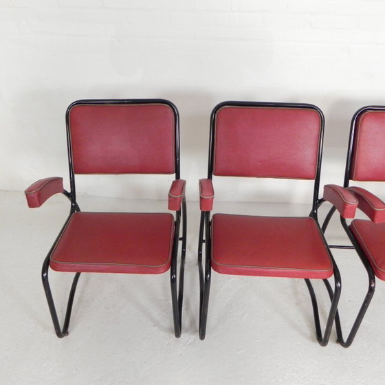 Image 1 of Conjunto de 4 sillones y mesa de centro con estructura tubular de estilo Bauhaus, década de 1950.