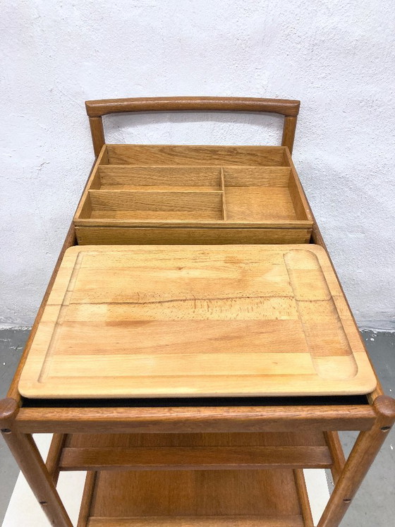 Image 1 of Dyrlund serveerwagen van eikenhout en resopal, Deens design uit de jaren 60/70.