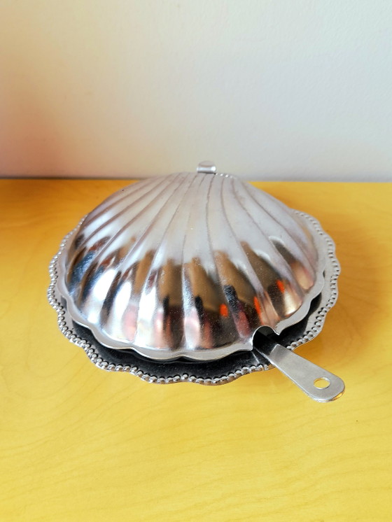 Image 1 of Muschelförmige Butterdose und Edelstahlmesser