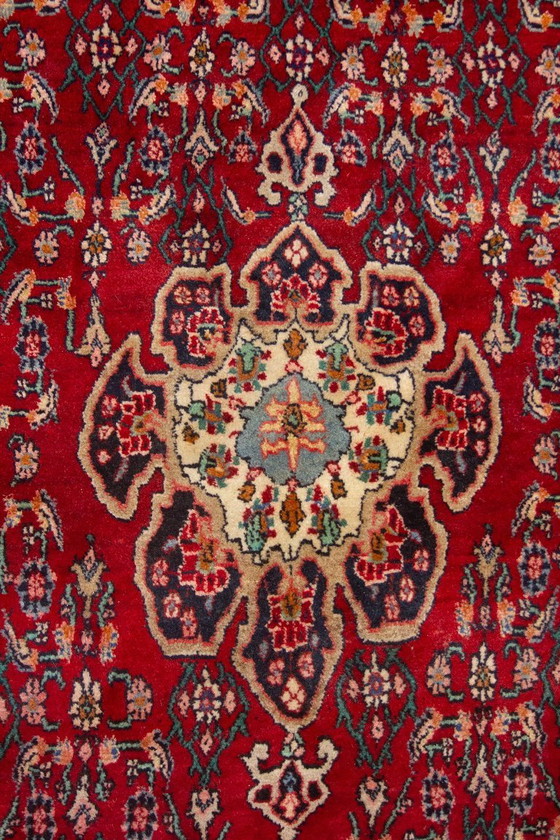Image 1 of Tapis persan rouge vintage à motifs