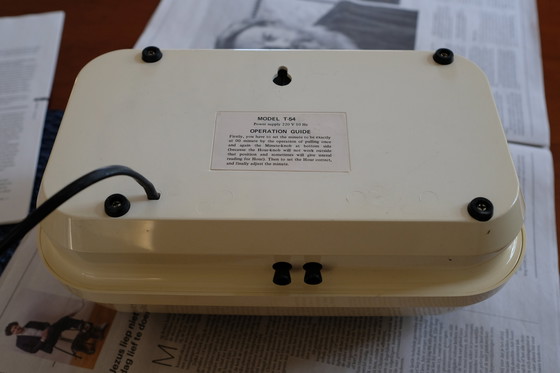 Image 1 of Originele Twemco Flip Clock – Model T-54 (ca. 1976–1985) Iconische elektromechanische designklok – volledig origineel