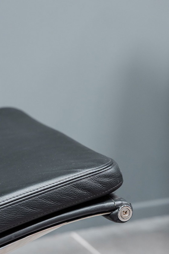 Image 1 of Sillón Eames EA216, 2 unidades