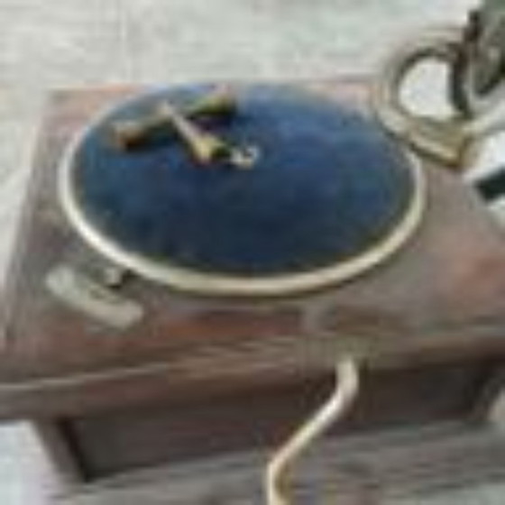 Image 1 of Grammophon - Nostalgie - Funktionsfähig  - veredeltes Holzgehäuse