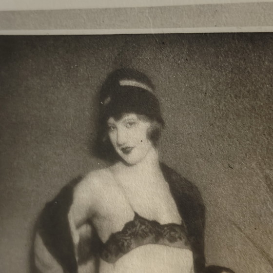 Pagina originale della rivista parigina J. Mandel degli anni '20-'30, in cornice antica dorata. – Fotografie (photo 4 of 9)