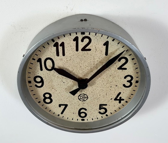 Image 1 of Grijze industriële fabriekswandklok van Chronotechna, jaren 50