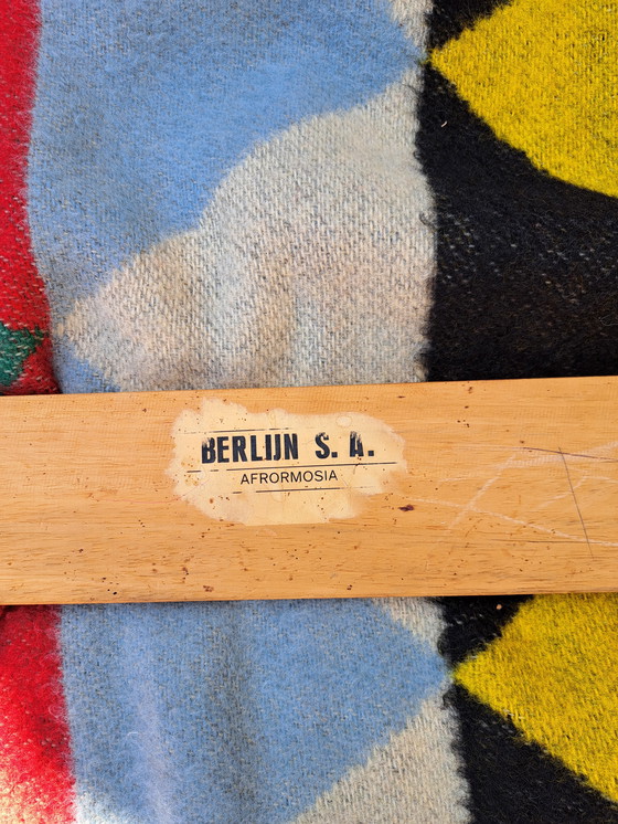 Image 1 of Table à manger design danois XL