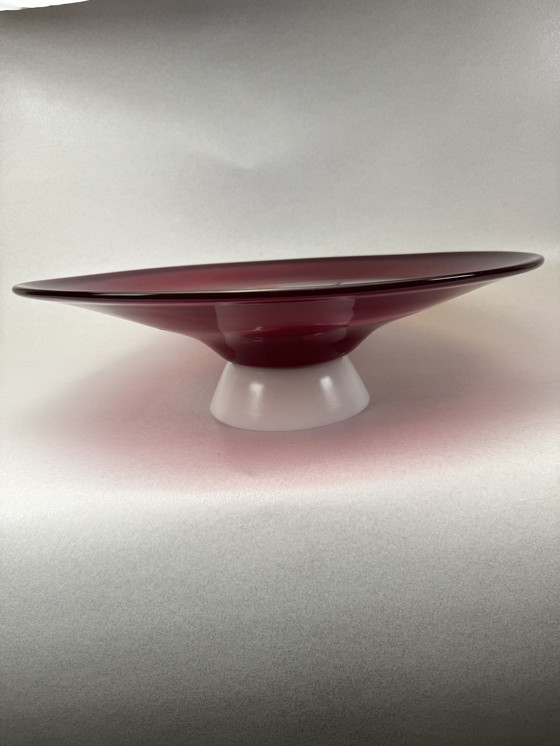 Image 1 of Bol en verre unique fait à la main dans un atelier - rouge rubis avec noyau coloré (45 cm)