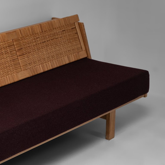 Canapé-lit modèle GE258 en chêne et rotin, conçu par Hans J. Wegner pour Getama, Danemark, 1954 – Banquettes (photo 7 of 19)