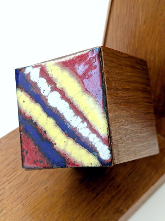 Image 1 of Fermalibri in legno di metà secolo con cubo smaltato, design geometrico modernista, anni '60