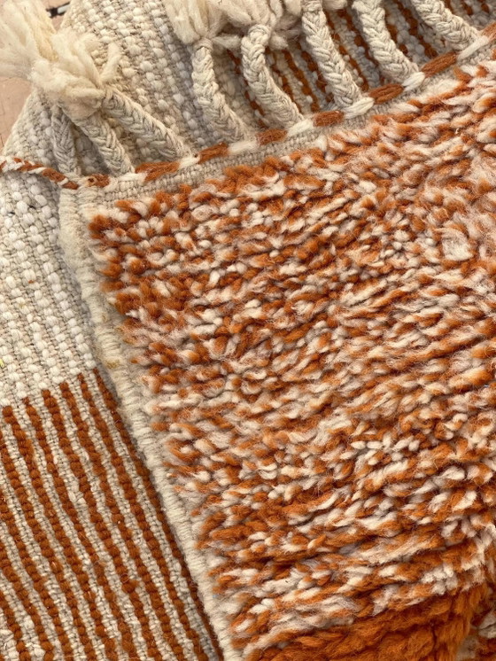 Tapis marocain traditionnel fait main 250cm x 150cm – Wool (photo 3 of 17)