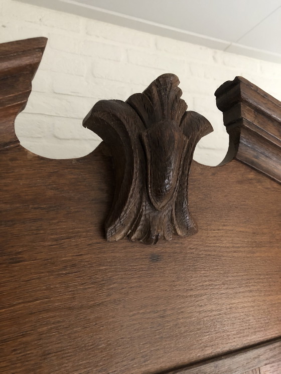 Image 1 of Stilvoller antiker Eichenschrank in Top-Zustand