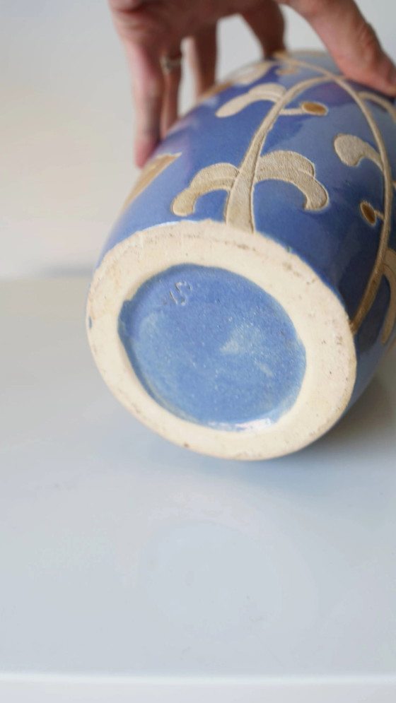 Glazed stoneware vase – floral decoration in relief – Keramis style – 1970s – Porcelain, Art Deco (photo 9 of 9)