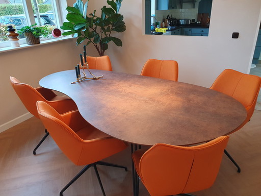 Le nouveau monde de Bree - Table à manger nuageuse