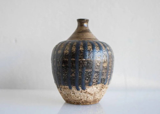 Mid-century Scandinavian modern brutalist art pottery vase by Mari Simmulson for Upsala Ekeby, Sweden, 1970s