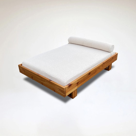 Image 1 of Modernist pine and bouclé daybed by Ate van Apeldoorn for Houtwerk Hattem 1970s