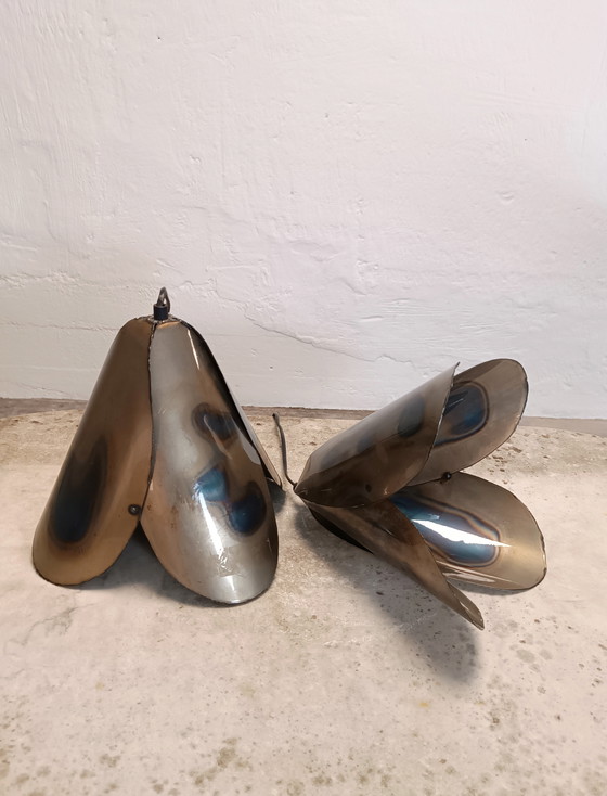 Image 1 of Set di 2 lampade a sospensione in metallo a forma di fiore