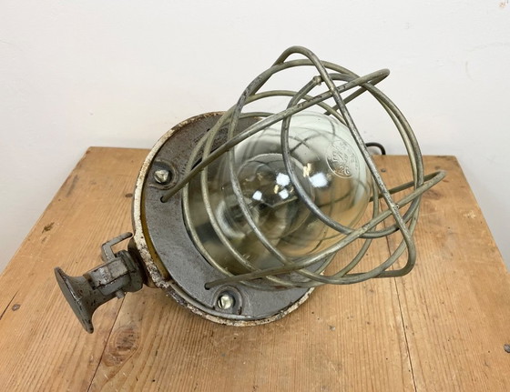 Image 1 of Suspension industrielle en fonte, années 1960