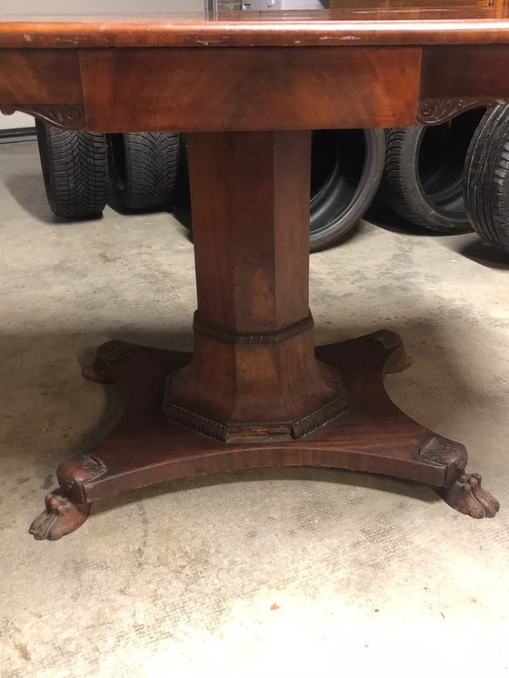 Image 1 of Tavolo in mogano con modanatura