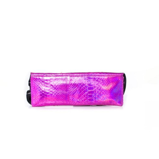 Maison Du Posh, Clutch aus metallisch schimmerndem Schlangenleder in Rosa