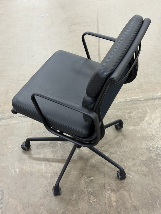 Vitra EA 217 Soft Pad Chair – Fauteuils, Leer (photo 13 of 13)