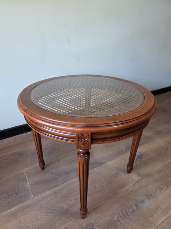 Image 1 of Vintage bijzettafel met Weens vlechtwerk
