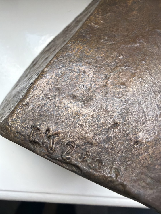 Image 1 of Sjikkie (Tjikkie) Kreuger – Signierte Bronzestatue – Stehende Figur 