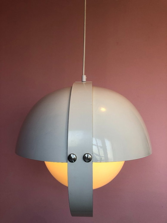 Image 1 of Lámpara colgante Eclipse, un diseño emblemático de Dijkstra.