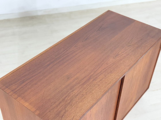 Image 1 of Deense teakhouten ladekast / vintage dressoir / woonkamerkast / halkast / commode