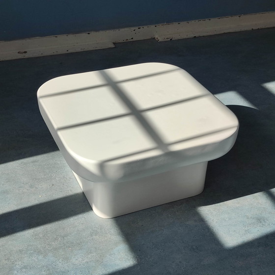 Image 1 of Tavolino da caffè vintage in fibra di vetro Douglas Deeds