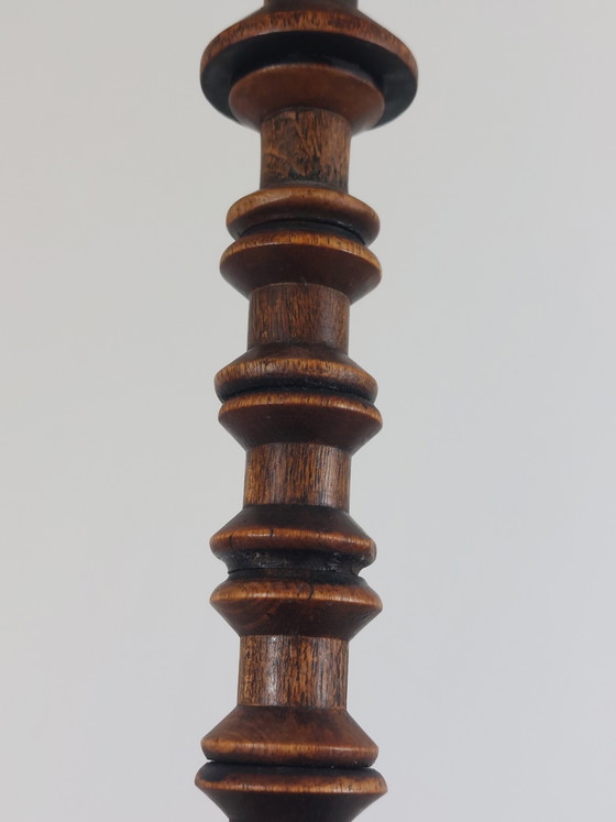 Image 1 of Candeliere antico in legno, rocchetti di filo, arte popolare, patina