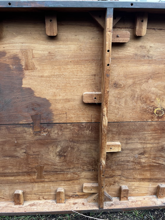 Image 1 of Massieve eettafel teakhout, voor de eetkamer of als tuintafel.