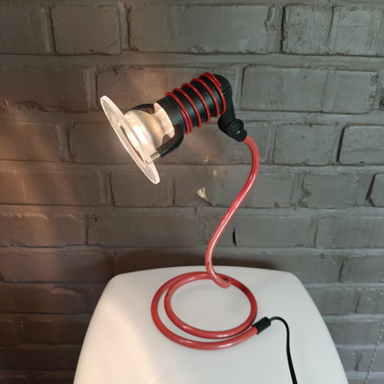 Vintage ESTO Style Red Spiral Table Lamp – Memphis Postmodern 1980s 1990s – Metal (photo 5 of 14)