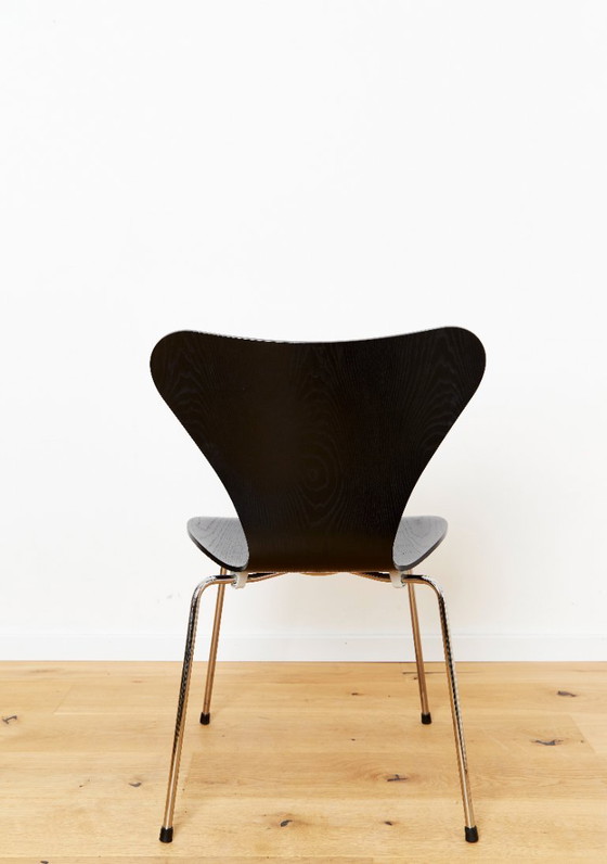 Image 1 of Arne Jacobsen Stuhl 3107 per Fritz Hansen
