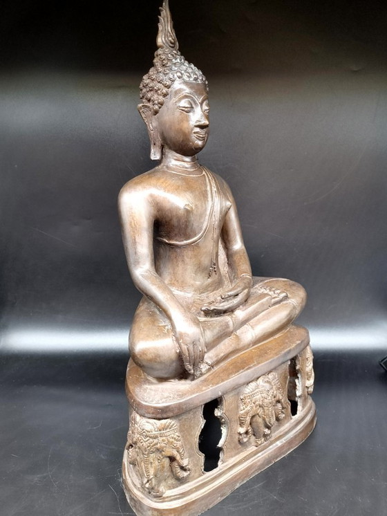 Image 1 of Grande statue bouddha assis en bronze