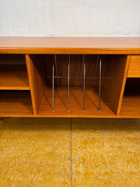 Image 1 of Mid-Century Retro Vintage Teak Media Console / Dressoir van G Plan 1960 voor Vinylplaten • Deens design • Brits