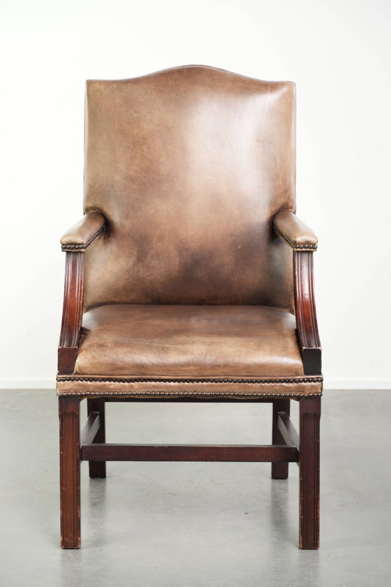 20th Century English Style Cowhide Leather Gainsborough Desk/Occasion Chair with a Luxurious Appearance (photo 2 of 12)
