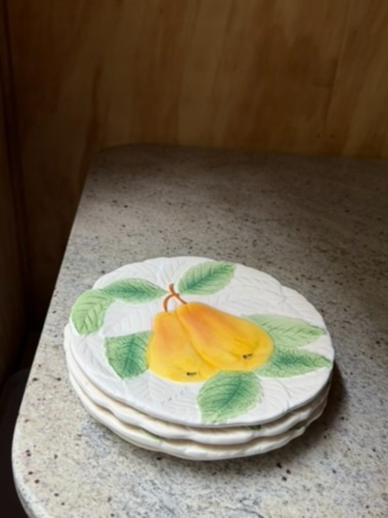Vintage Japanese Majolica Fruit Plates, Set of 4, Embossed Ceramic Fruit Dessert Plates, Made in Japan (photo 15 of 19)