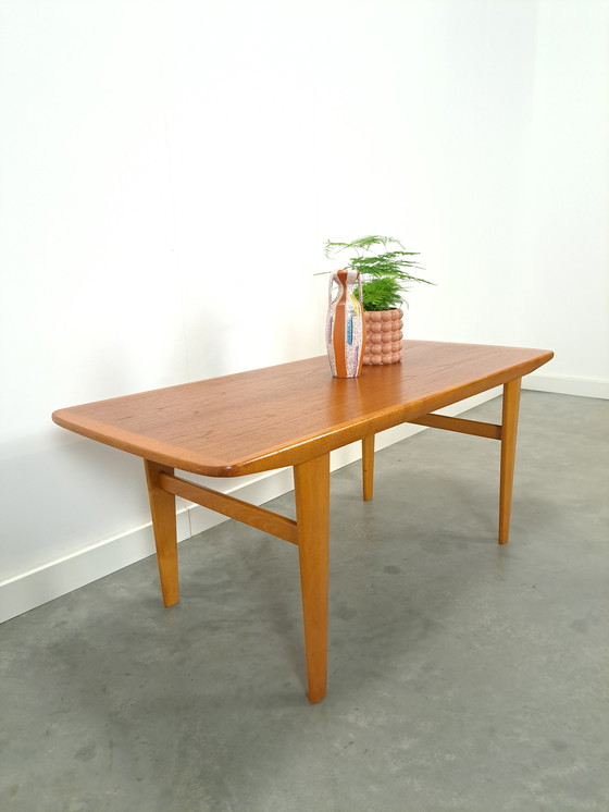 Image 1 of Table basse en placage de Suède Vintage