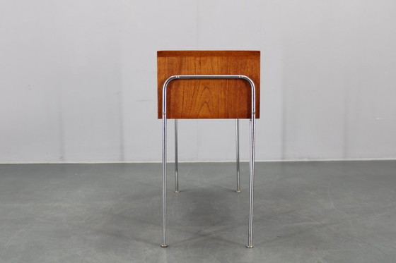 Image 1 of 1960er Jahre Dänischer Teak Regalschrank mit verchromten Beinen