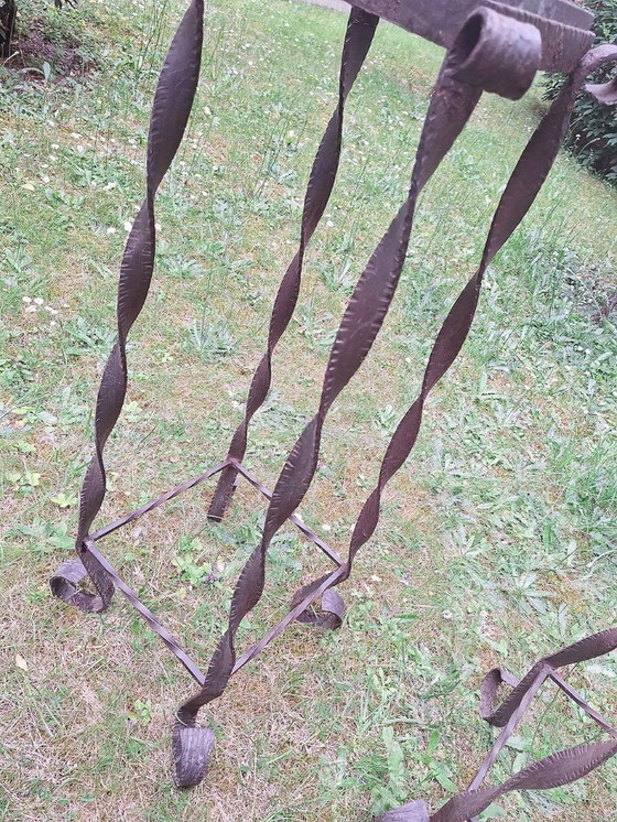 Image 1 of Coppia di colonne brutaliste in ferro battuto e marmo venato, anni '60