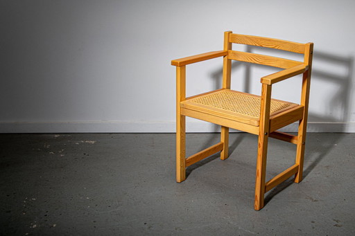 Fauteuil en pin et rotin fabriqué en Belgique Circa. 1980