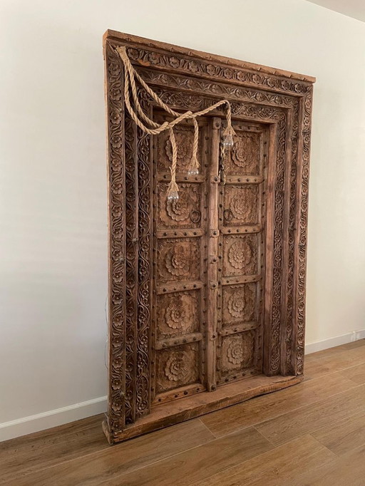 Oude handgesneden houten deur – Vermoedelijk uit Sulawesi