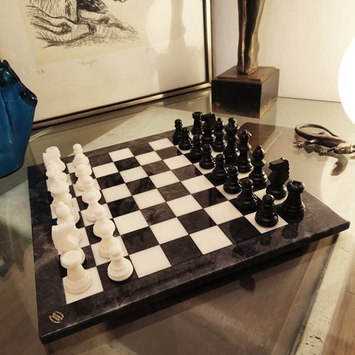 Jeu d'échecs de luxe vintage des années 1970 en véritable albâtre de Volterra sculpté à la main - Noir et blanc - Fabriqué en It