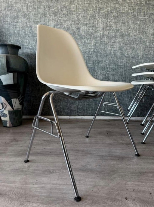 6x Vitra Eames Plastic Side Chairs RE DSS, entworfen von Charles & Ray Eames für Vitra