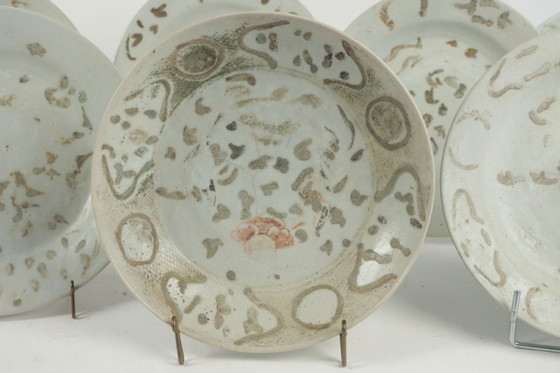 Image 1 of Plato de porcelana china. Obra del siglo XVII.