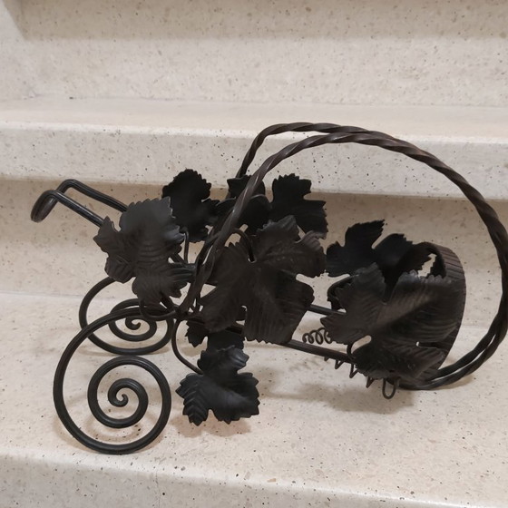 Image 1 of Prachtige flessenhouder in smeedijzer druivenblad uit Frankrijk 